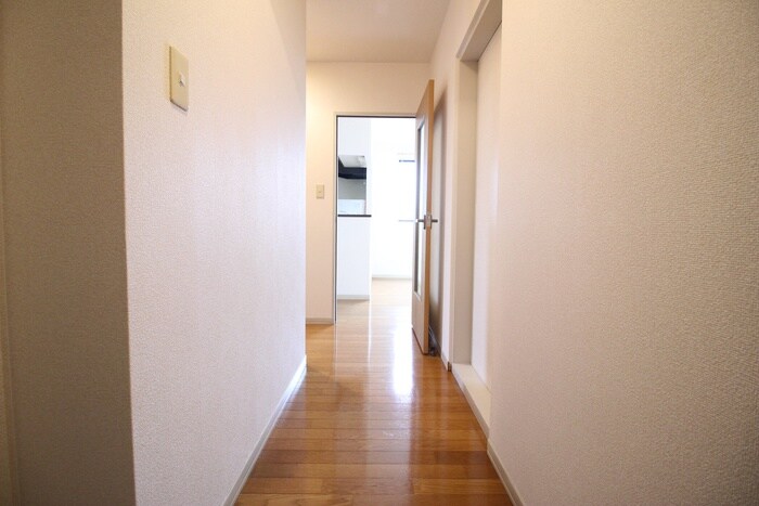 物件内観写真7　(玄関)