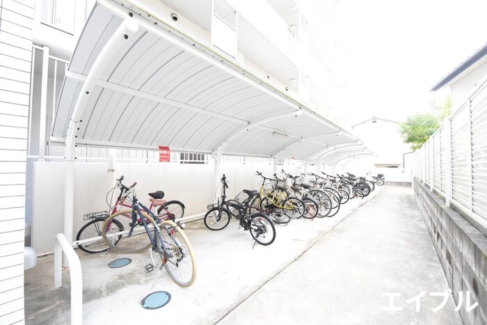 物件外観写真3　(駐輪場)