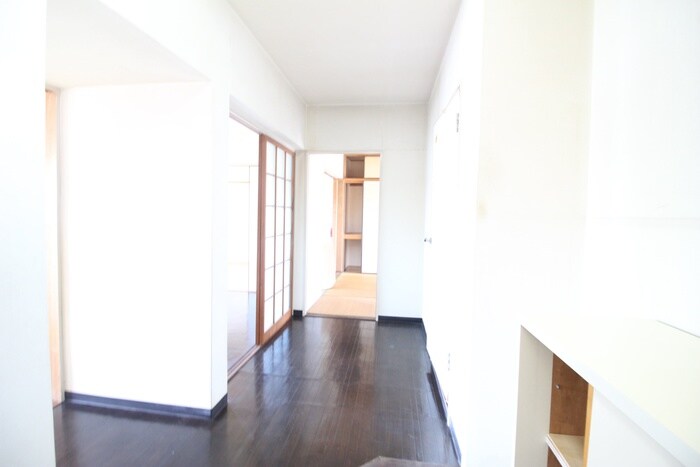 物件内観写真10　(玄関)