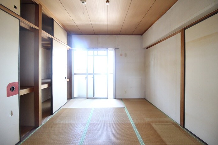 物件内観写真11　(室内からの展望)