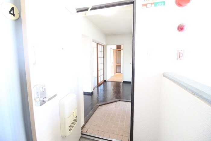 物件内観写真12　(玄関)