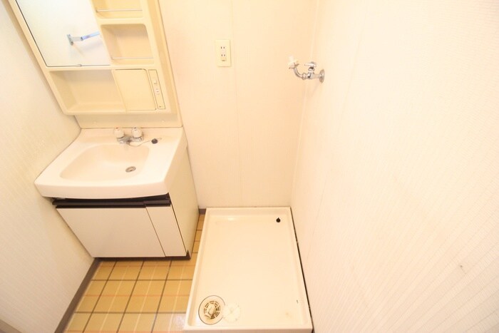 物件内観写真15　(洗濯機置場)