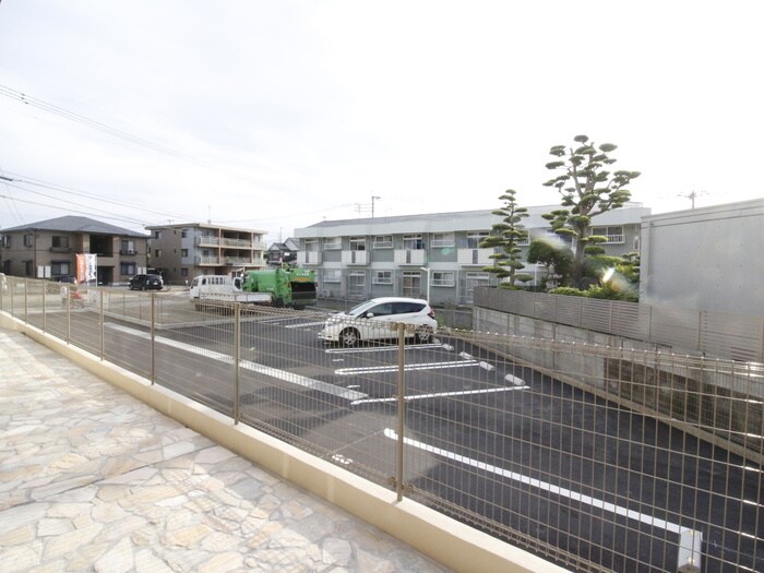 物件内観写真22　(室内からの展望)