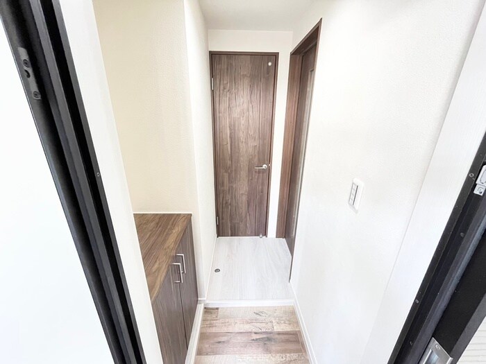 物件内観写真7　(玄関)