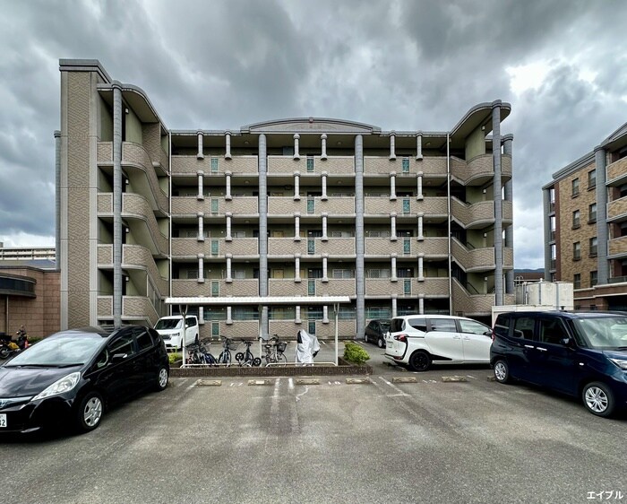 物件外観写真4　(駐車場)