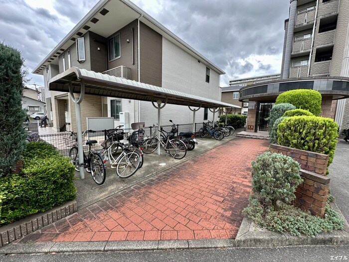 物件外観写真6　(駐輪場)