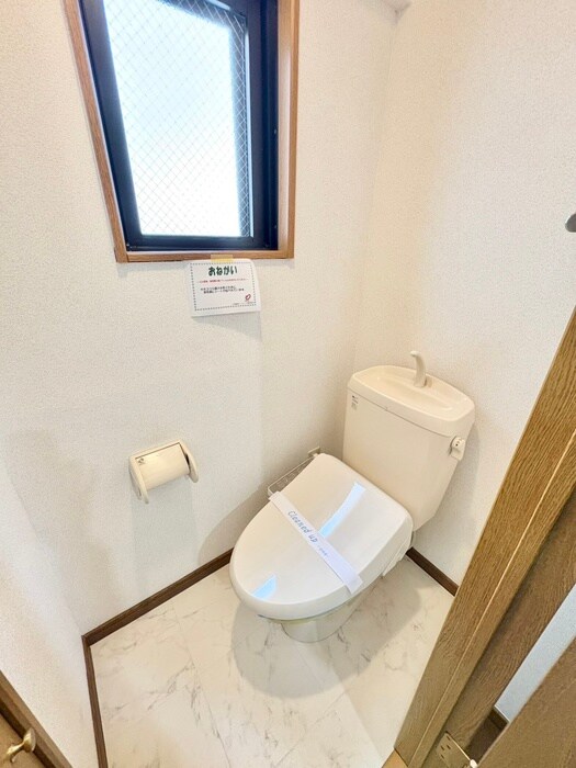 物件内観写真11　(トイレ)