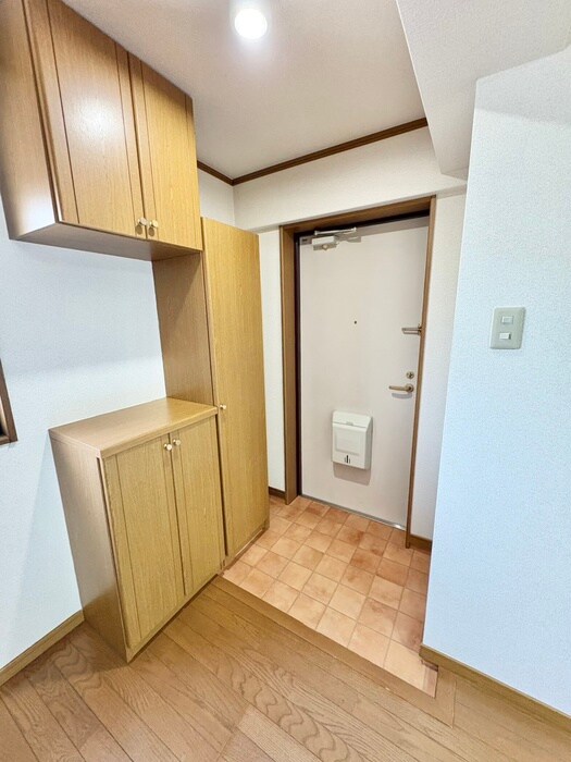 物件内観写真15　(玄関)