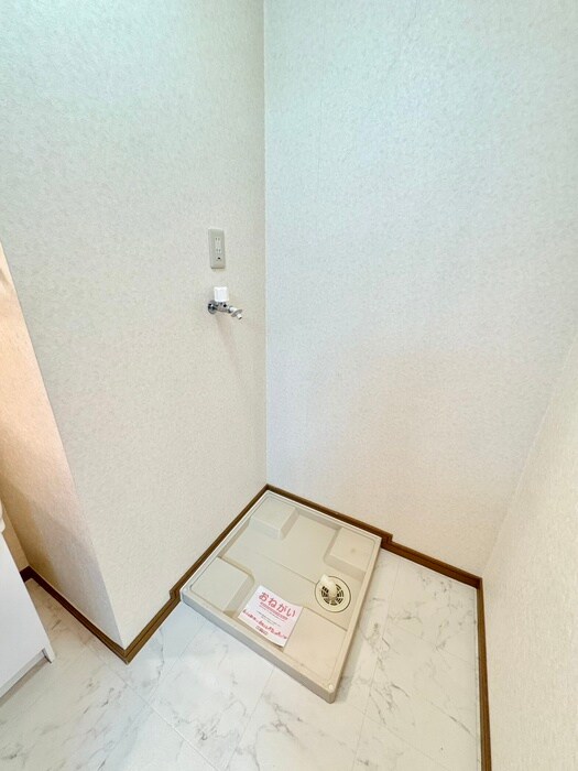 物件内観写真19　(洗濯機置場)