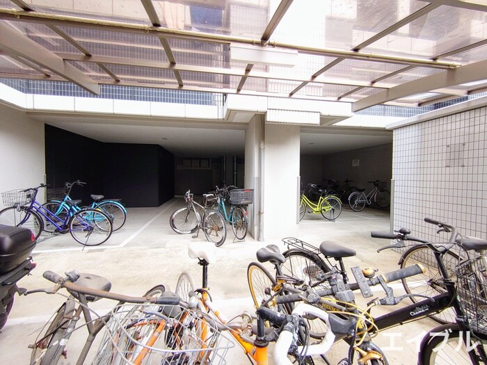 物件外観写真4　(駐輪場)