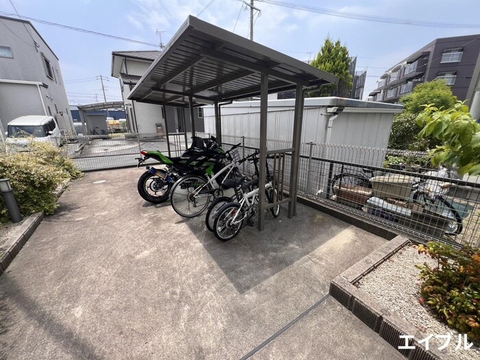 物件外観写真5　(駐輪場)