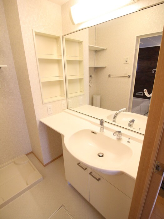 物件内観写真11　(洗面)