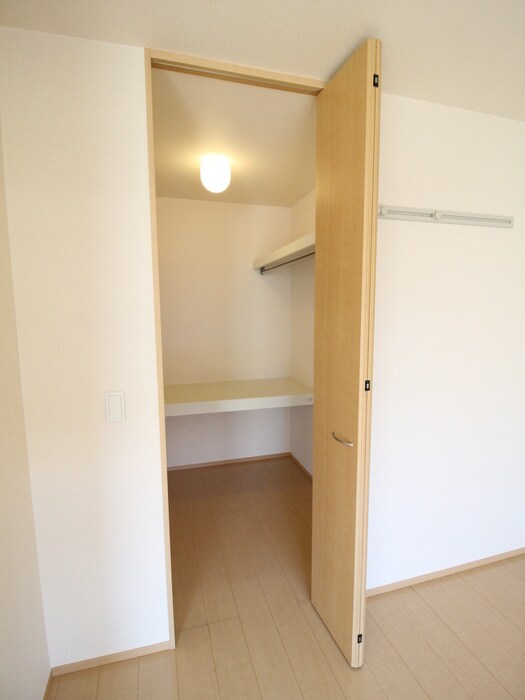 物件内観写真13　(収納)