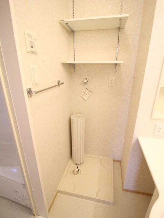 物件内観写真16　(洗濯機置場)