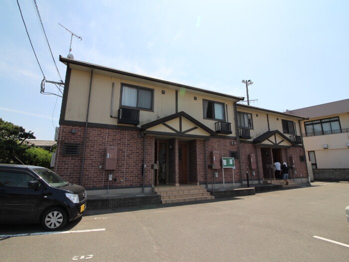 物件外観写真2　(エントランス部分)