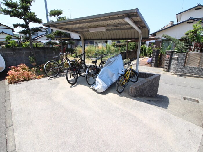 物件外観写真5　(駐輪場)