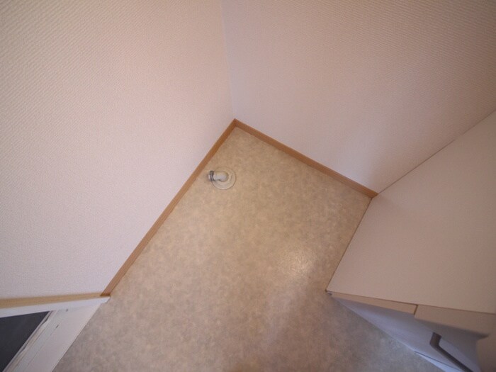 物件内観写真13　(洗濯機置場)