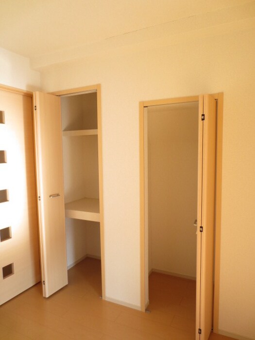 物件内観写真18　(収納)