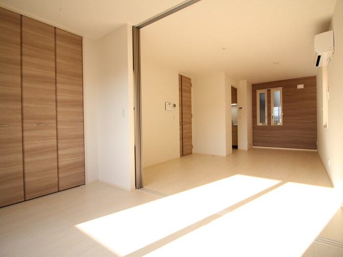 物件内観写真8　(居室)