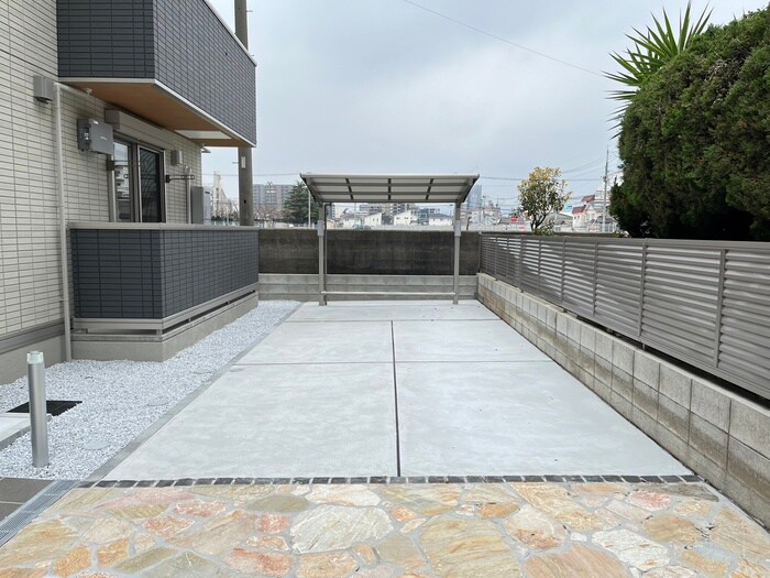 物件外観写真3　(駐輪場)