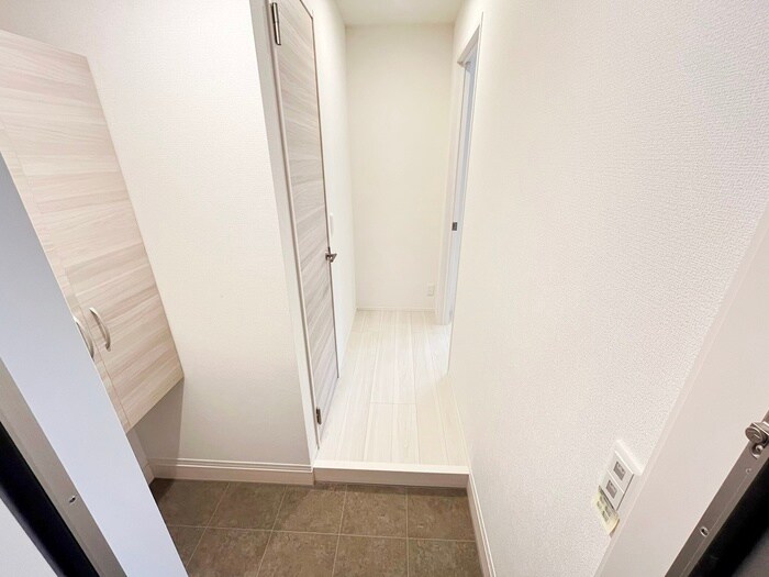 物件内観写真7　(玄関)