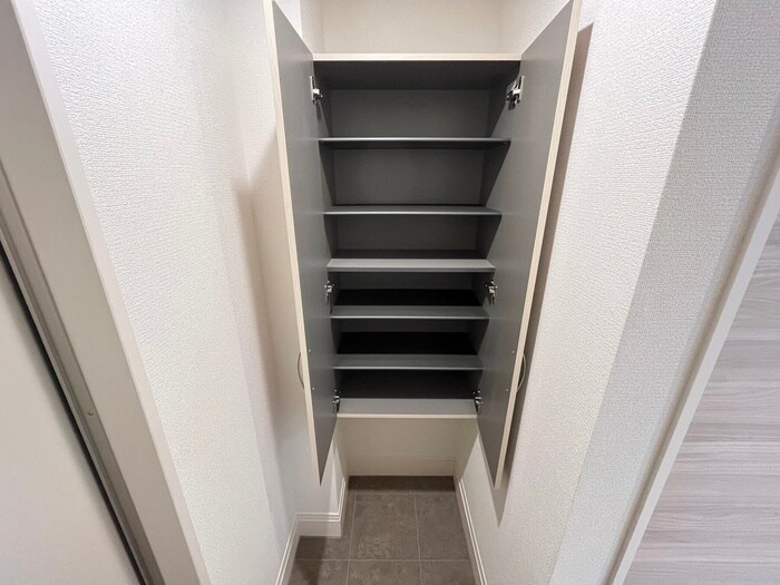 物件内観写真9　(靴箱)