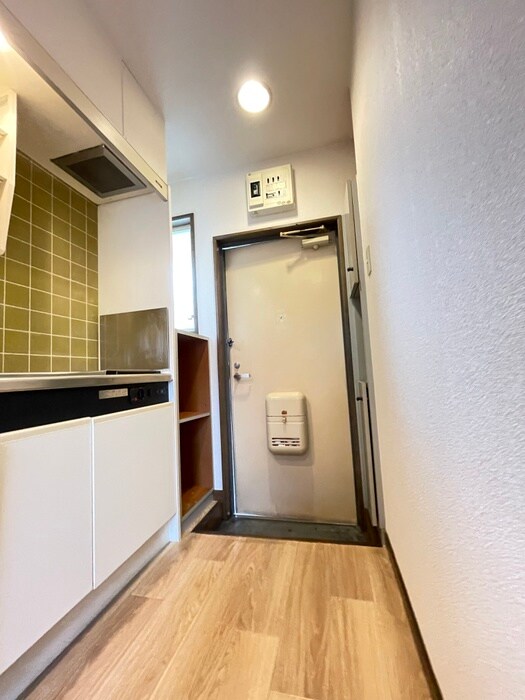 物件内観写真11　(玄関)