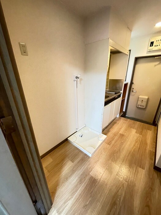 物件内観写真17　(洗濯機置場)