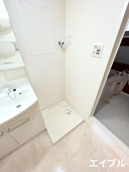 物件内観写真10　(洗濯機置場)