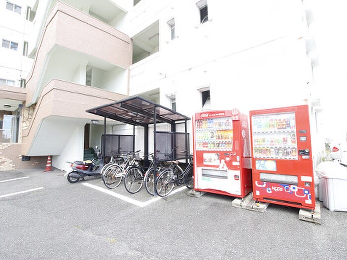 物件外観写真6　(駐輪場)