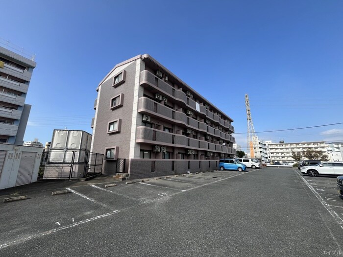 物件外観写真2　(駐車場)