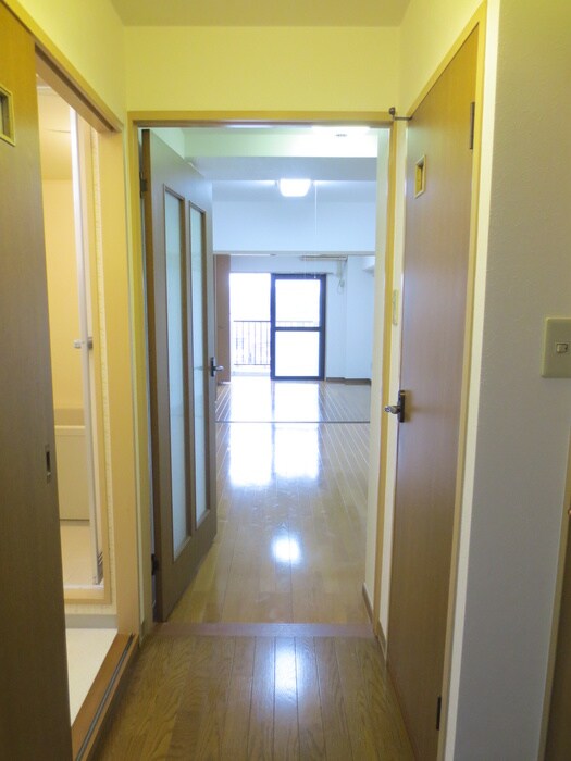 物件内観写真5　(廊下)