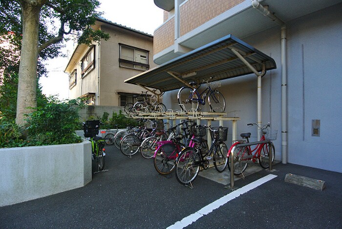 物件外観写真5　(駐輪場)