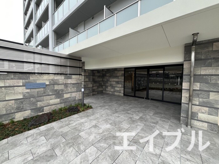 物件外観写真4　(エントランス部分)