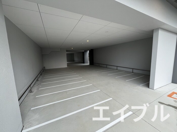 物件外観写真6　(バイク置き場)