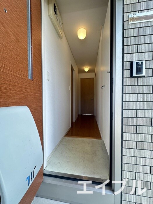 物件内観写真11　(玄関)