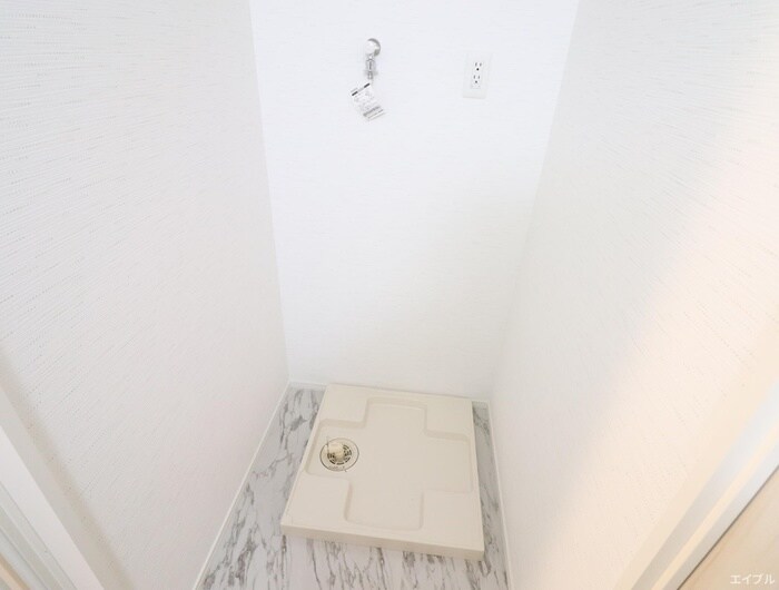 物件内観写真10　(洗濯機置場)