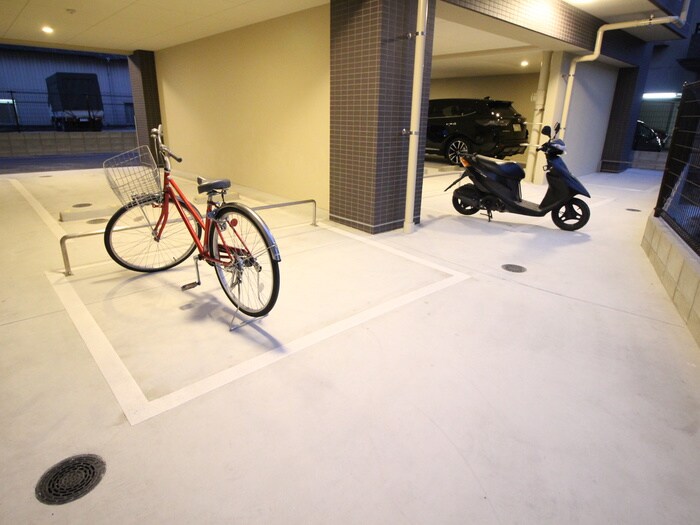 物件外観写真5　(駐輪場)
