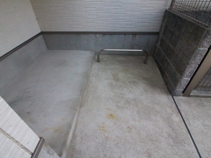 物件外観写真5　(駐輪場)