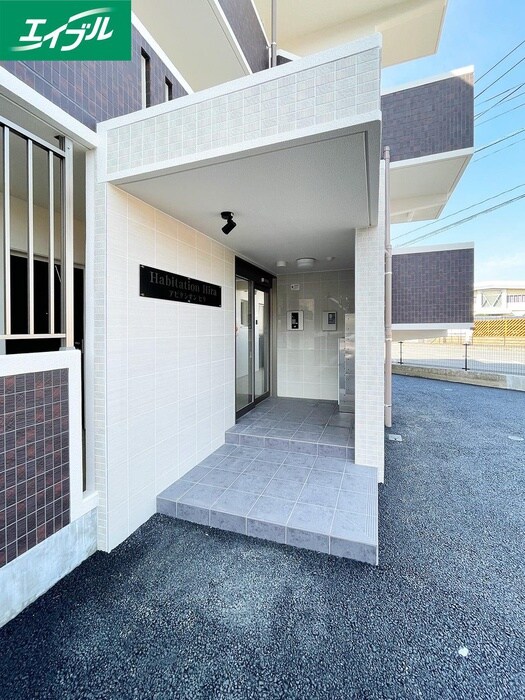 物件外観写真4　(エントランス部分)