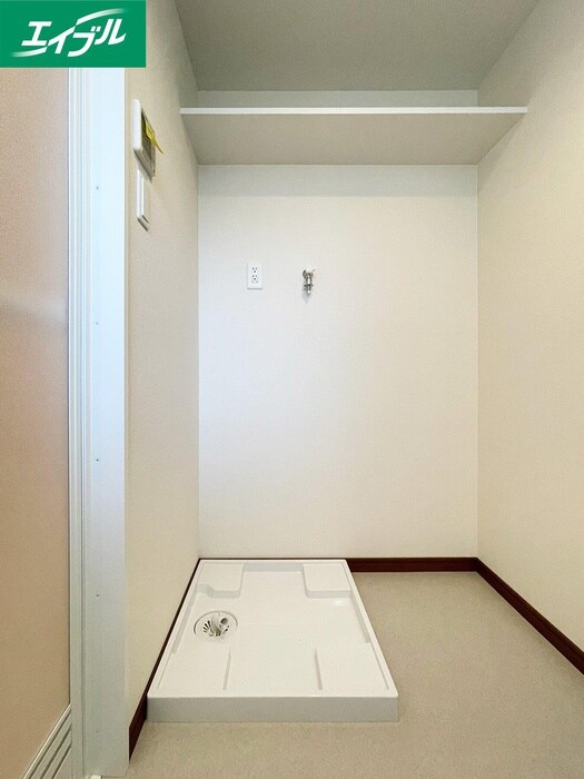 物件内観写真17　(洗濯機置場)