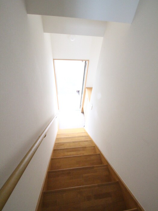 物件内観写真10　(玄関)