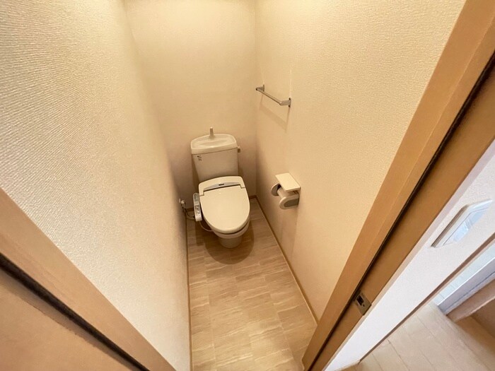 物件内観写真8　(トイレ)