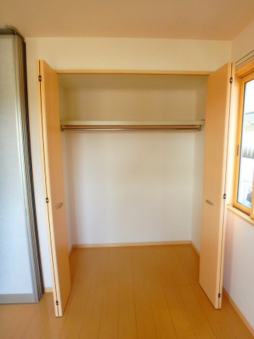 物件内観写真12　(収納)