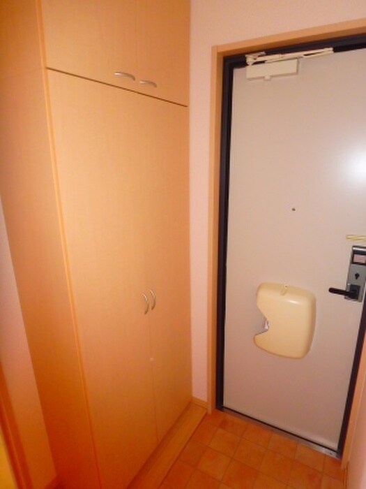 物件内観写真14　(玄関)