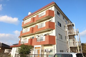 サンゴールドマンション（402）外観写真