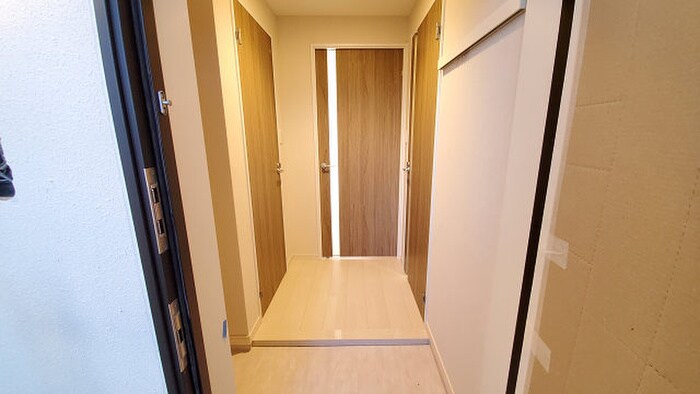 物件内観写真7　(玄関)