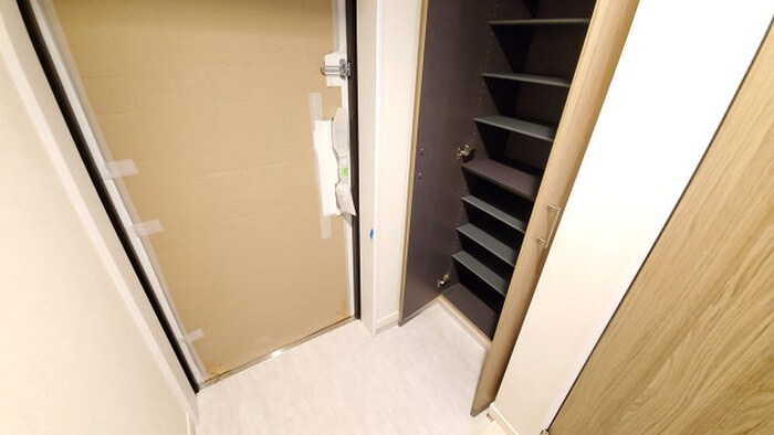 物件内観写真8　(靴箱)