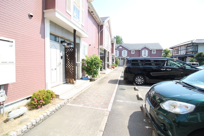 物件外観写真4　(エントランス部分)