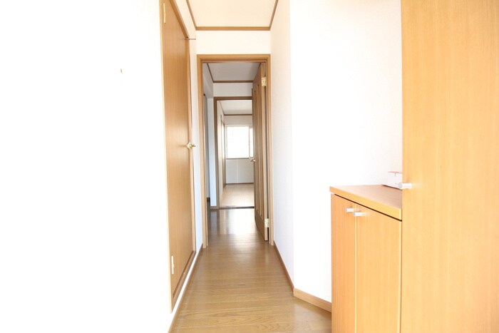 物件内観写真16　(廊下)